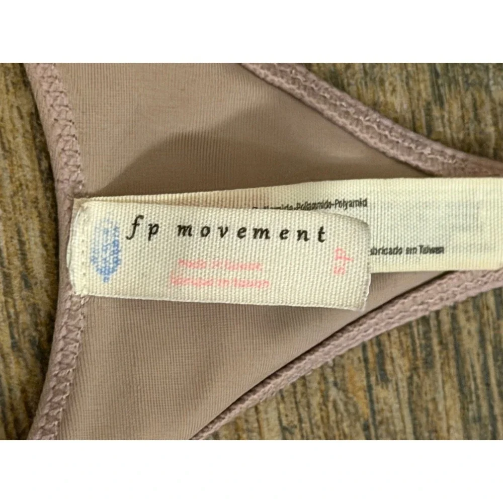 FP Movement Free People Mauve Racerback O-Ring Sports Bra Small Gym Yoga Casual‎